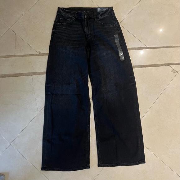 American Eagle Dreamy Drape Stretch Low-Rise Baggy Wide-Leg Jean - Picture 3 of 5